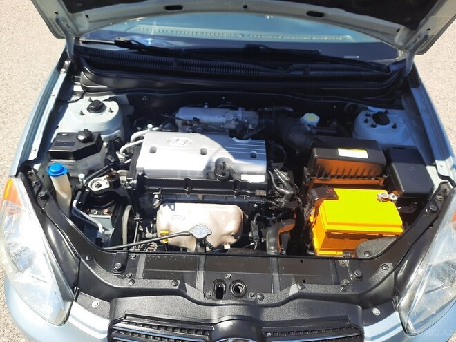 Hyundai Accent-9