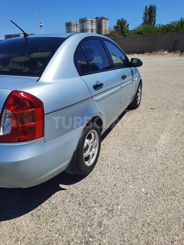 Hyundai Accent-15