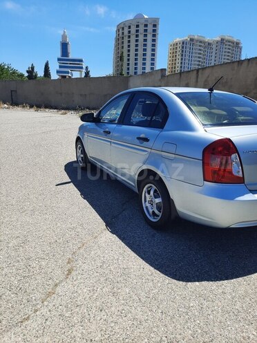 Hyundai Accent-16