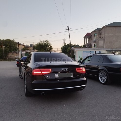 Audi A8-5