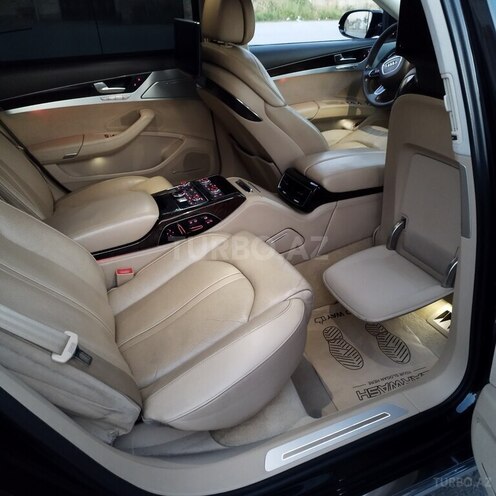 Audi A8-10