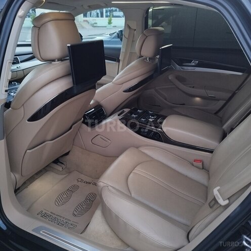 Audi A8-15
