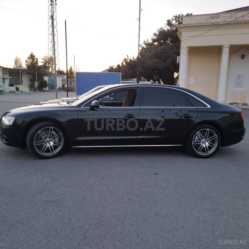 Audi A8-17