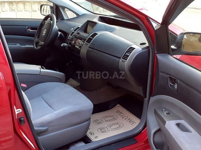 Toyota Prius-2