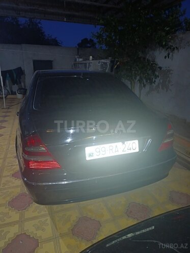 Mercedes E 220-2