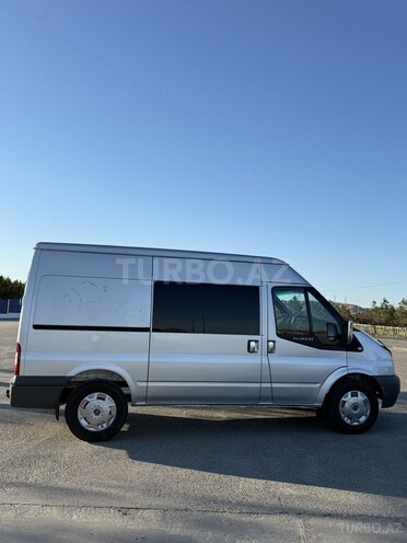 Ford Transit-3