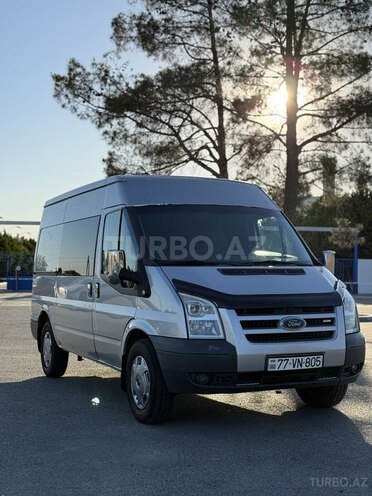 Ford Transit-5