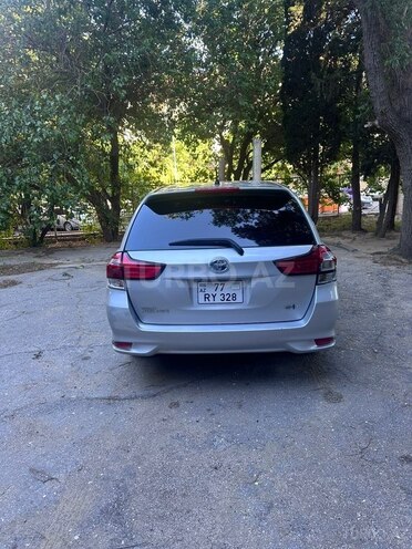Toyota Corolla Fielder-4