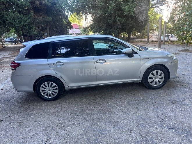 Toyota Corolla Fielder-8