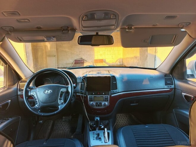 Hyundai Santa Fe-15