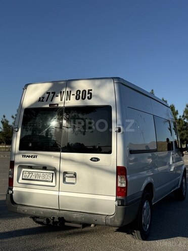 Ford Transit-10