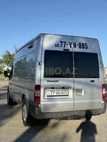 Ford Transit-8