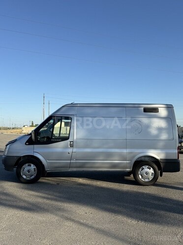 Ford Transit-7