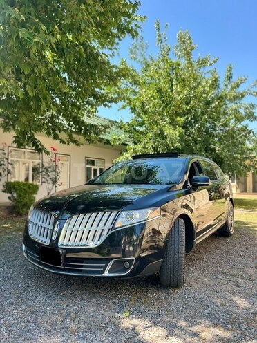 Lincoln MKT-2