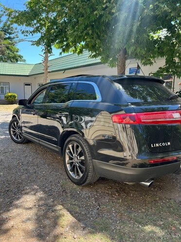 Lincoln MKT-5