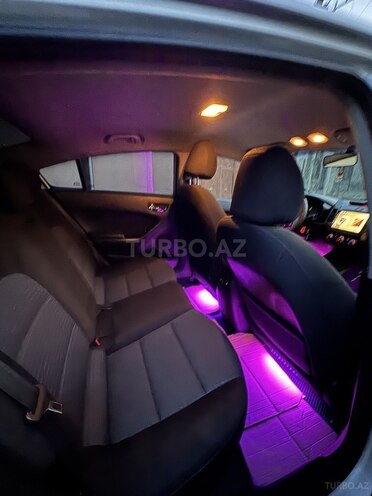Kia Cerato-10
