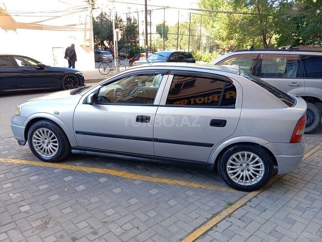 Opel Astra-2