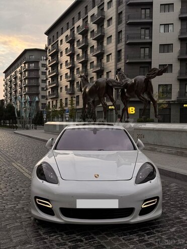 Porsche Panamera 4S-4