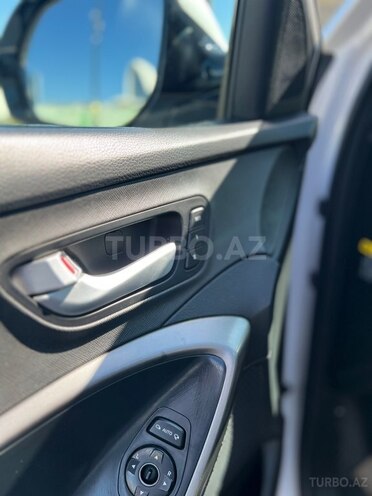 Hyundai Santa Fe-7