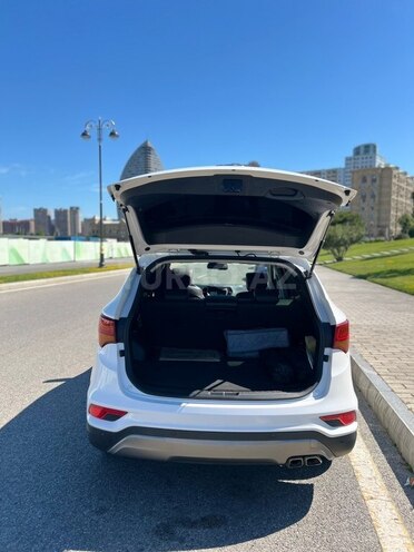 Hyundai Santa Fe-13