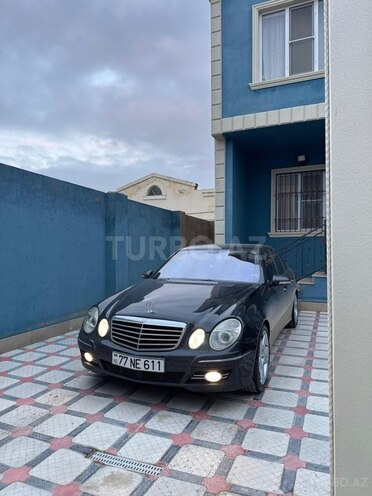 Mercedes E 200-13