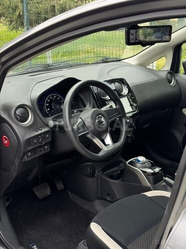 Nissan Note-8