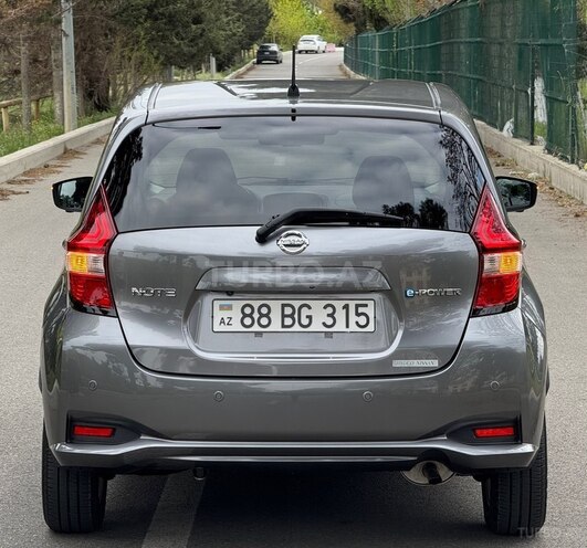 Nissan Note-7