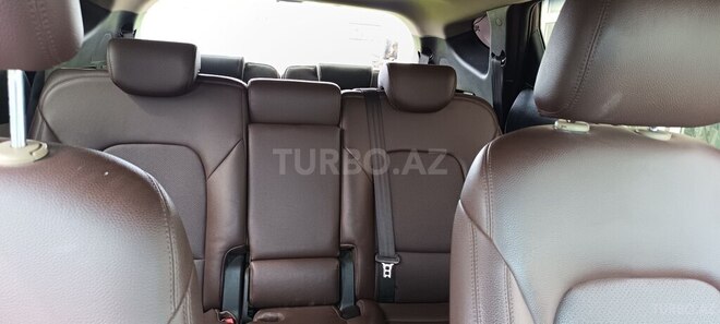 Hyundai Santa Fe-12