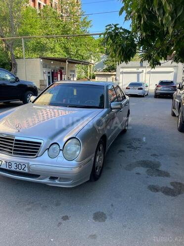 Mercedes E 240-5