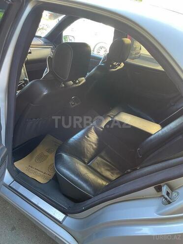 Mercedes E 240-10