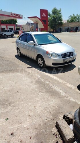 Hyundai Accent-1