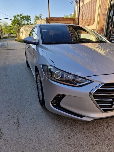 Hyundai Avante-4