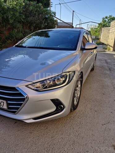 Hyundai Avante-3