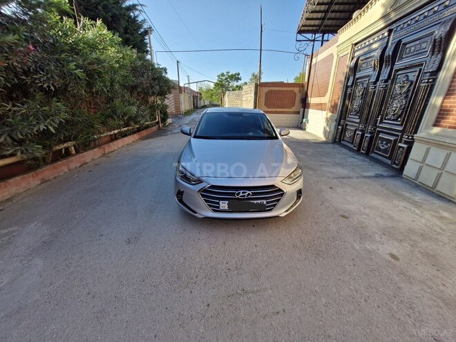 Hyundai Avante-1