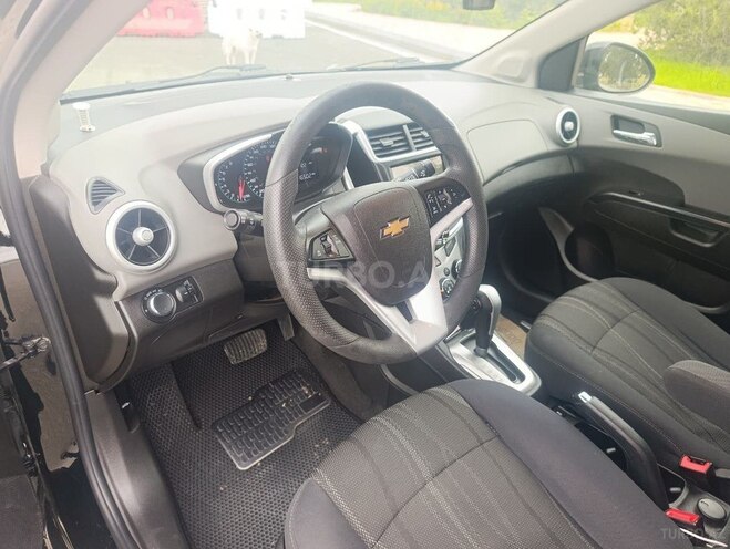 Chevrolet Sonic-3