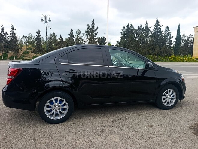 Chevrolet Sonic-5