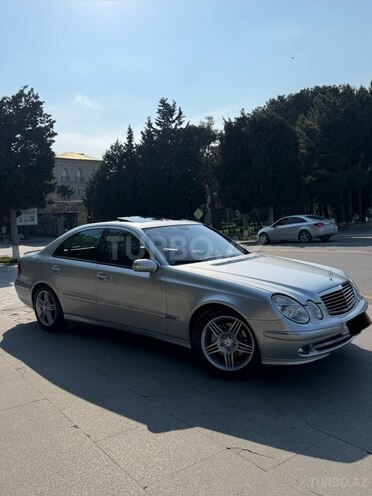 Mercedes E 320-4