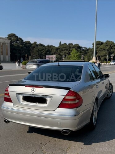 Mercedes E 320-9