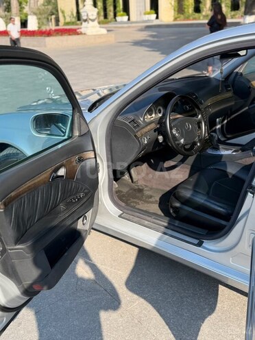 Mercedes E 320-13