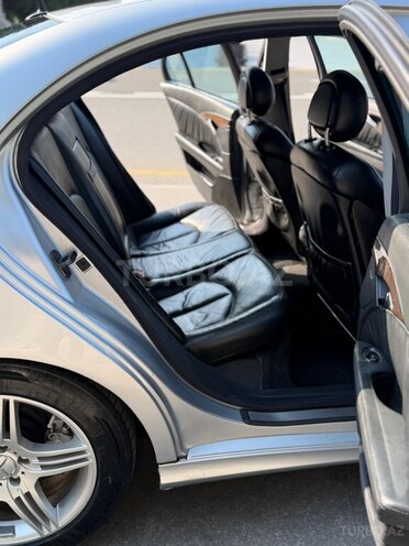 Mercedes E 320-16