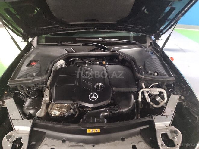 Mercedes E 220 d-3