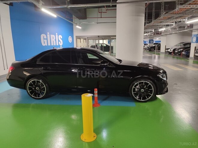 Mercedes E 220 d-4