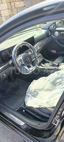Mercedes E 220 d-2