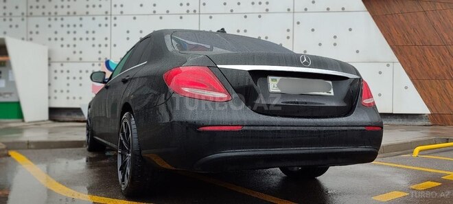 Mercedes E 220 d-8