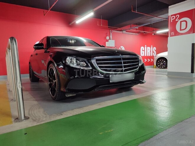 Mercedes E 220 d-11