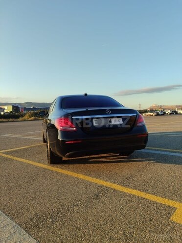Mercedes E 220 d-5