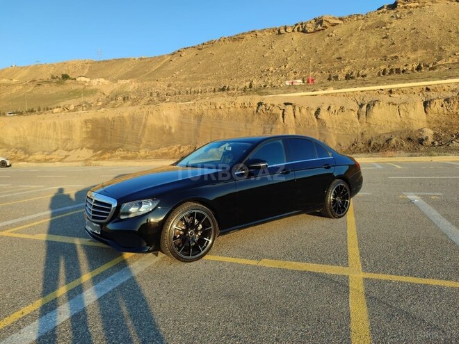 Mercedes E 220 d-6