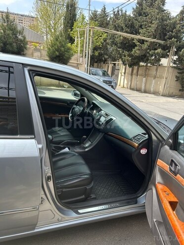 Hyundai Sonata-4