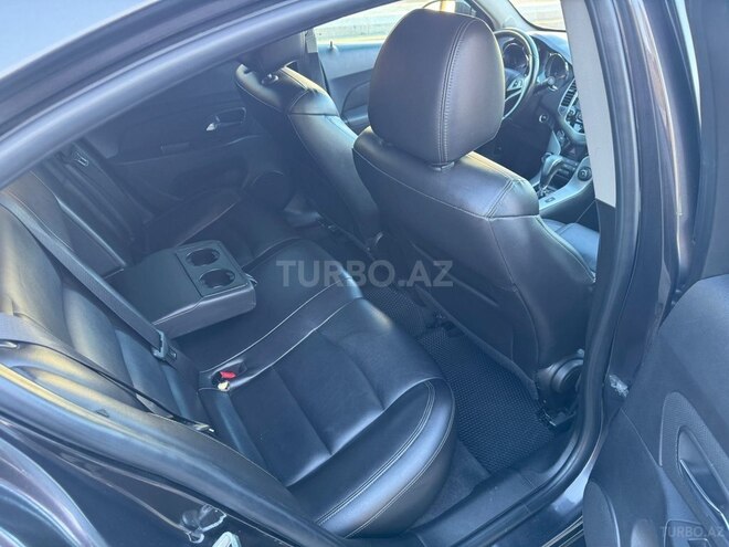 Chevrolet Cruze-10