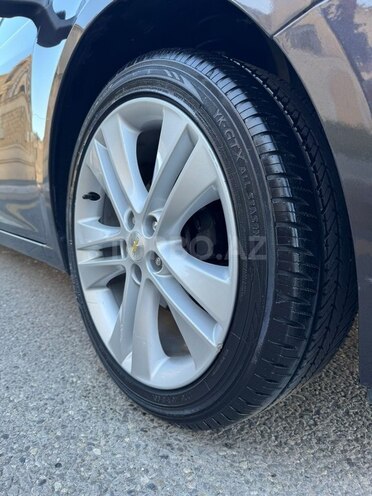 Chevrolet Cruze-13